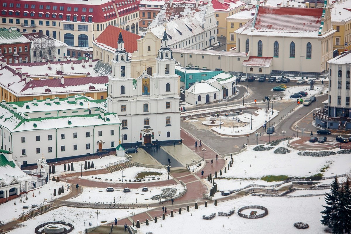 wpid-vid-na-zimniy-minsk-s-royal-plaza-samogo-vysokogo-zdaniya-v-belarusi_i_1.jpg